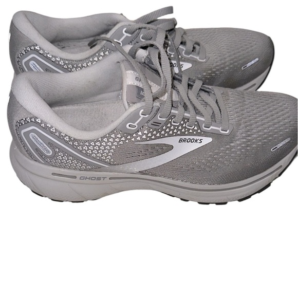 Brooks women’s Athletic Gray Ghost Sneakers size 8 - Picture 1 of 9